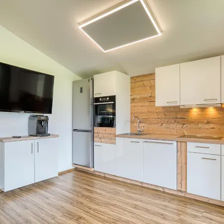 Apartmán In Neukirchen With Mountain Views, Cleaning Included