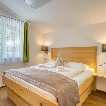 In Neukirchen With Mountain Views, Cleaning Included
