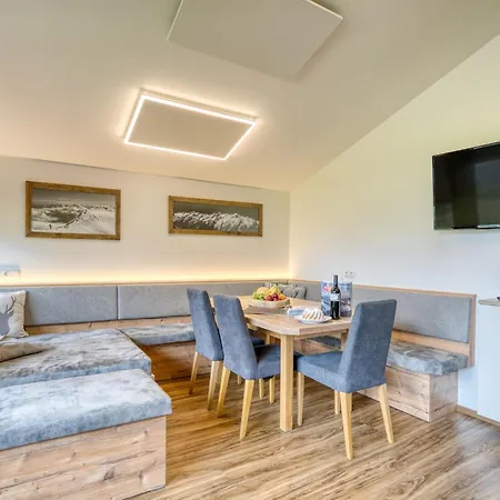 Apartmán In Neukirchen With Mountain Views, Cleaning Included